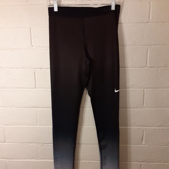Nike Pants - Nike Pro Hyperwarm Leggings